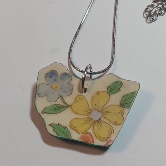 Plate necklace - Picture 2 of 5